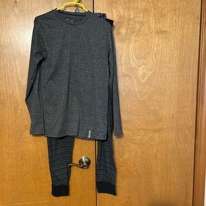 Men’s sleepwear 2 piece set long sleeve shirt & joggers w/ pockets size Medium